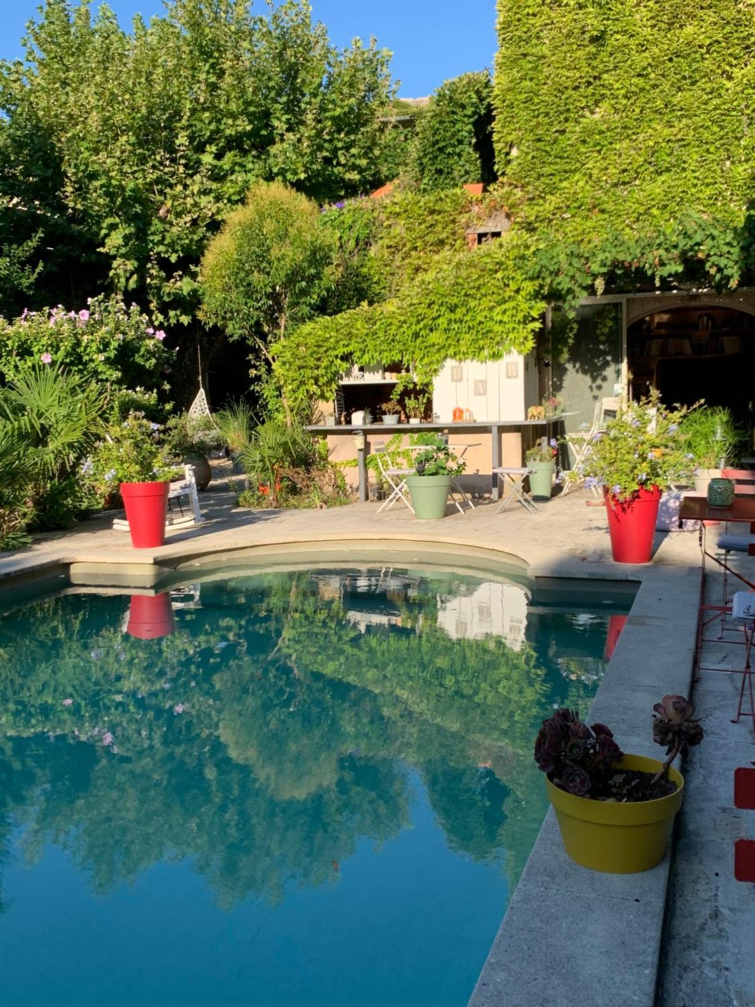 Bed and Breakfast La Demeure Eyguières Exteriér fotografie